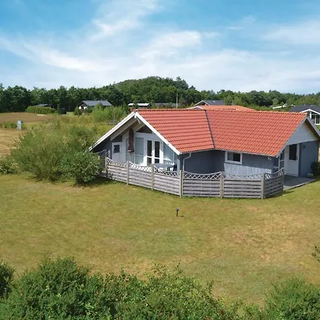 Hébergement de vacances Two-bedroom In *